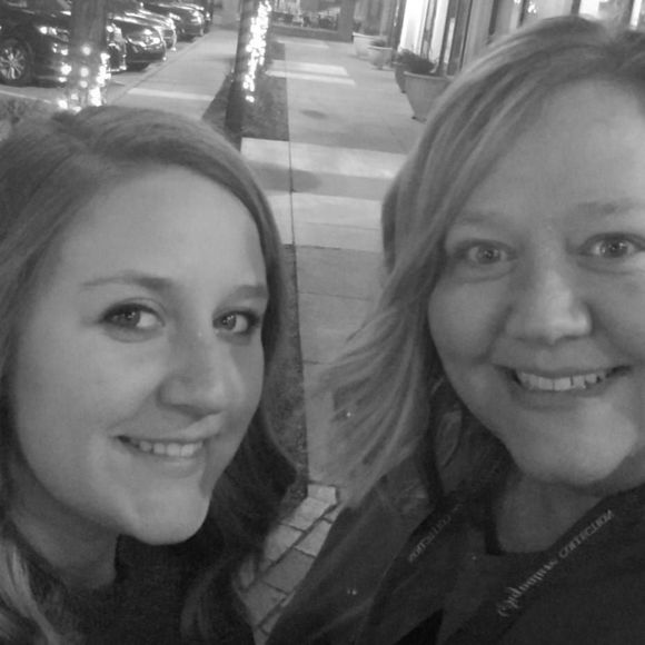 Meet your Posher, Lora - Picture 1 of 1